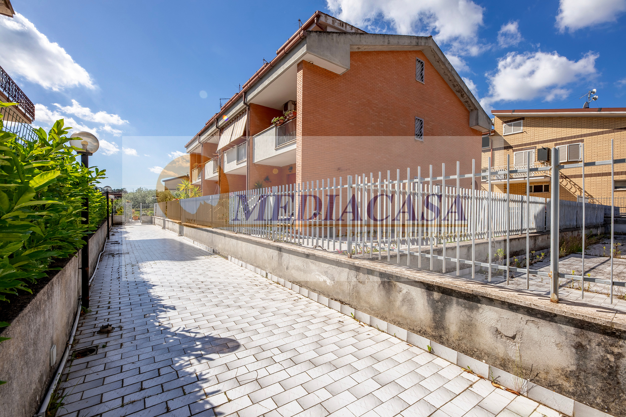 Via delle Mimose - Guidonia - porzione di quadrifamiliare in vendita