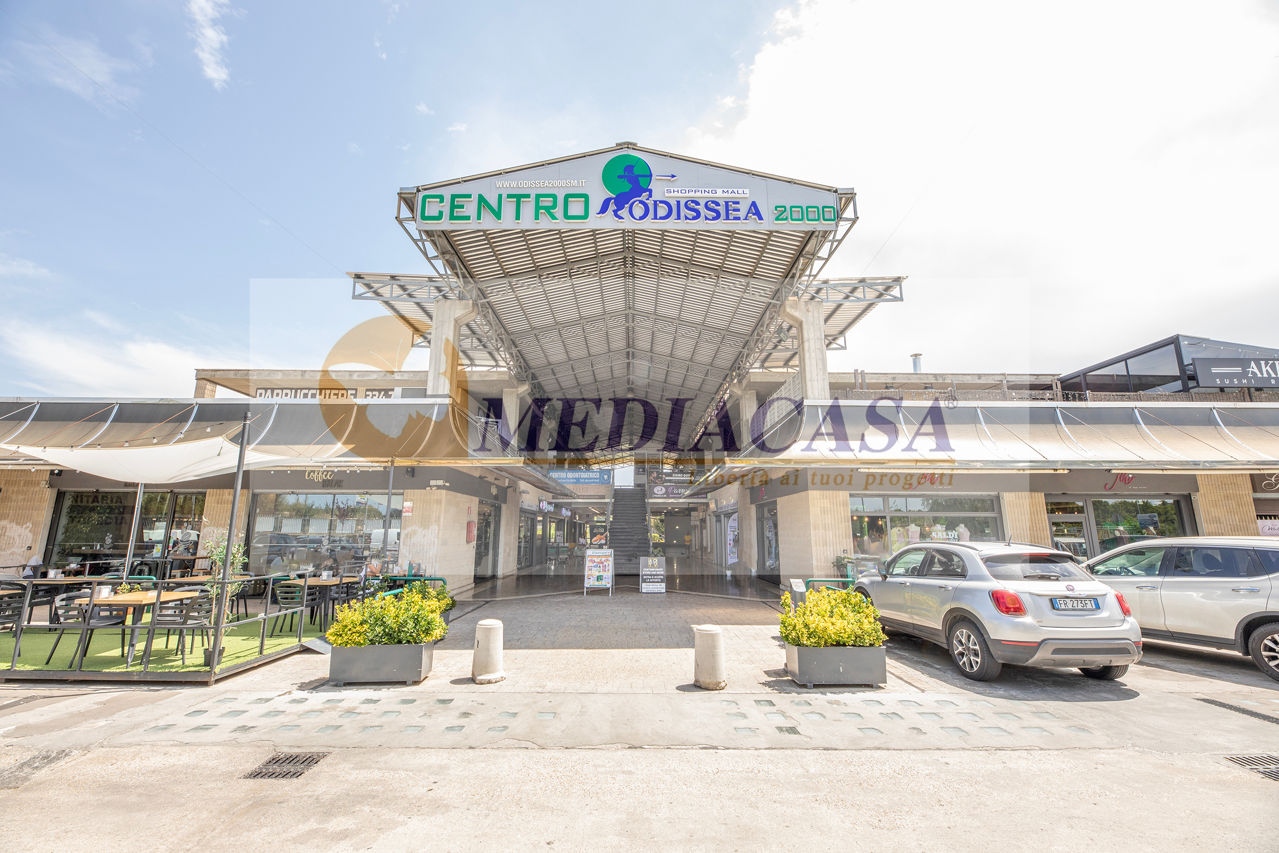 Locale commerciale in affitto Viale Africa, 80