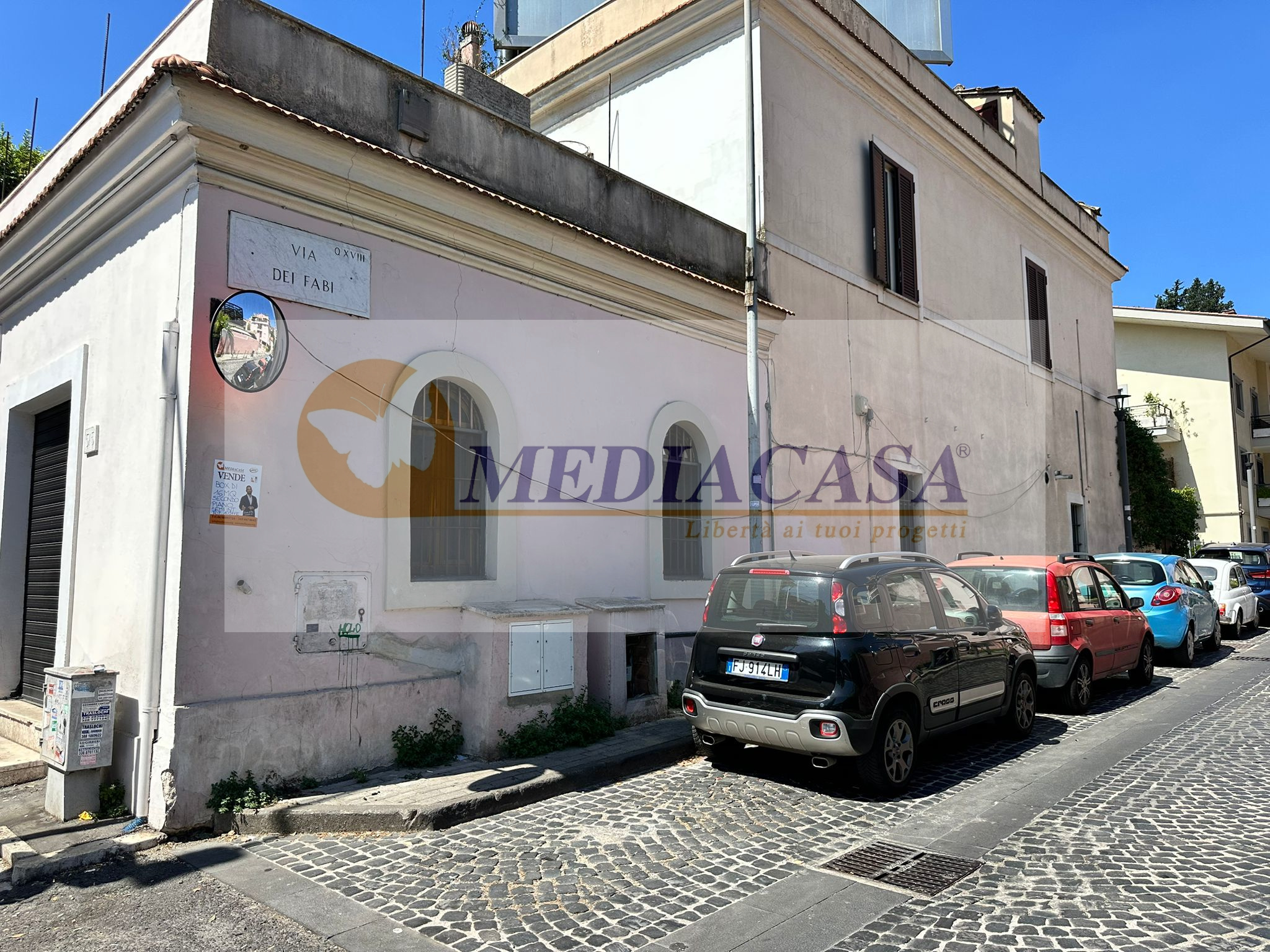 Box auto in vendita in Via dei Fabi, 15