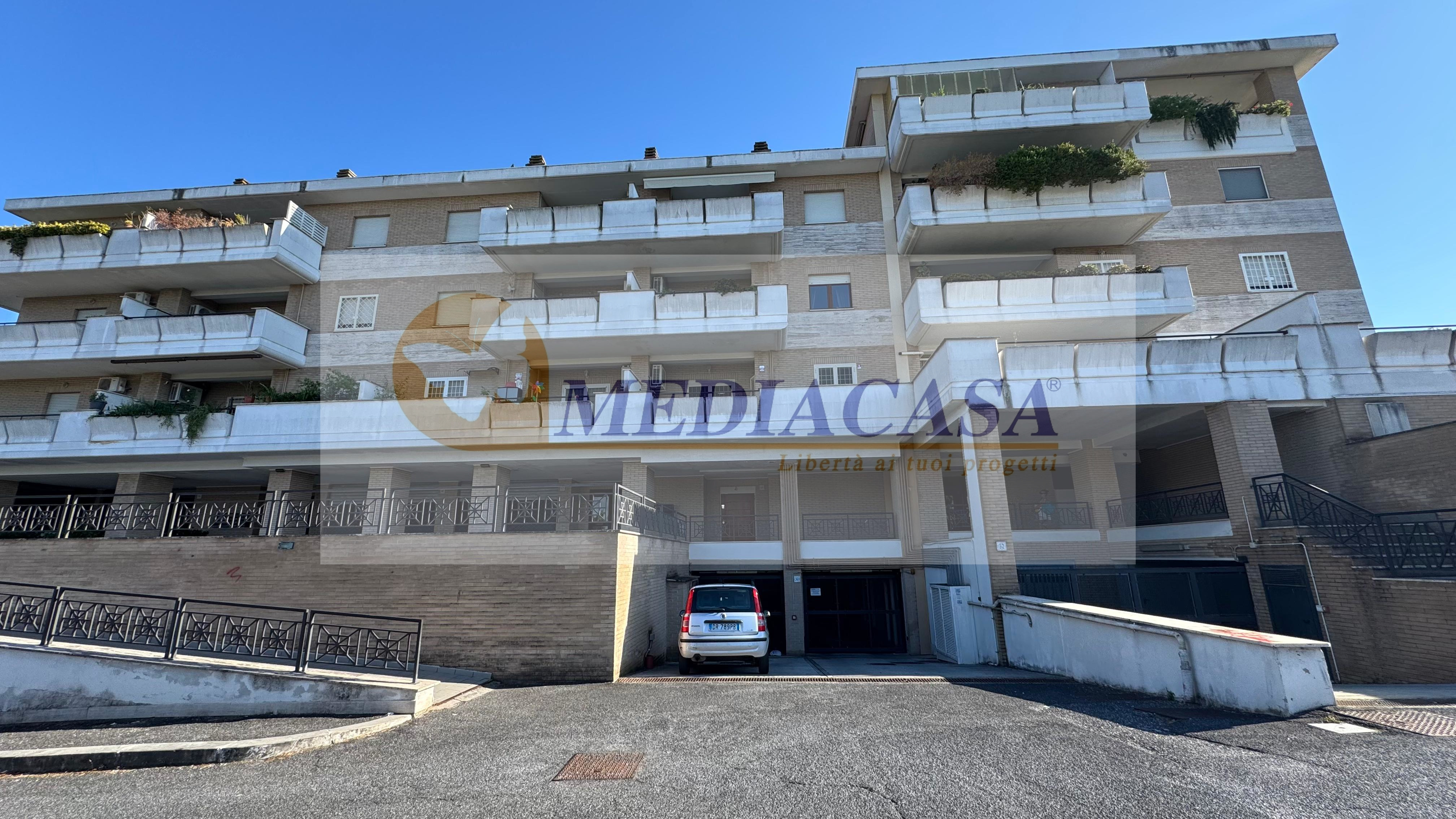 Deposito in vendita in Via Enrico Bassano, 66